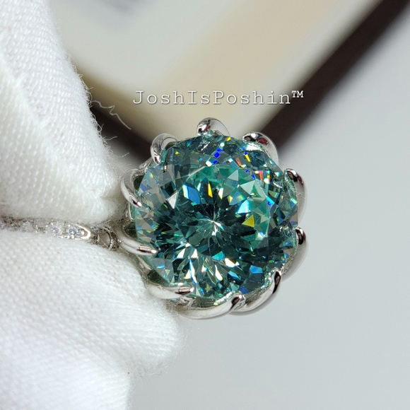 6.79 CT. T.W. portuguese cut green-blue diamond pendant necklace in 925 silver - Picture 6 of 17
